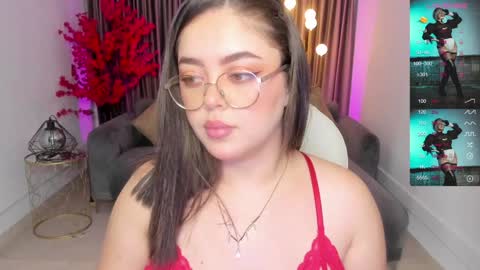 Snapshot of emmy_walker1 chatting on December 11, 11:08 am Emmy Walker online show from December 11, 11:08 am