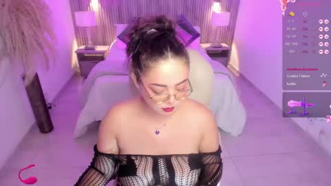 Snapshot of emmy_walker1 chatting on September 18, 11:09 am Emmy Walker online show from September 18, 11:09 am