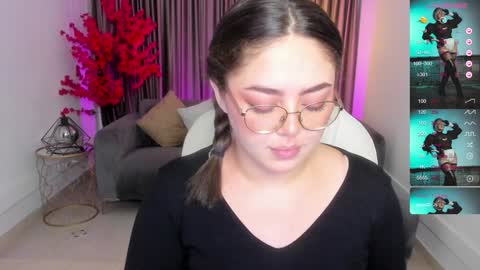 Snapshot of emmy_walker1 chatting on December 7, 11:07 am Emmy Walker online show from December 7, 11:07 am