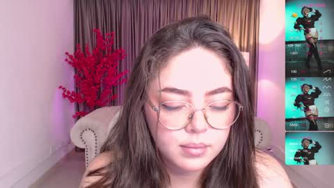Snapshot of emmy_walker1 chatting on January 11, 11:12 am Emmy Walker online show from January 11, 11:12 am