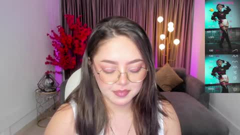 Snapshot of emmy_walker1 chatting on December 6, 11:11 am Emmy Walker online show from December 6, 11:11 am