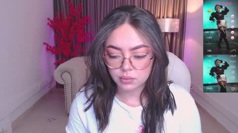 Snapshot of emmy_walker1 chatting on January 13, 10:58 am Emmy Walker online show from January 13, 10:58 am