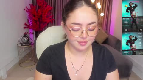 Snapshot of emmy_walker1 chatting on December 13, 11:13 am Emmy Walker online show from December 13, 11:13 am