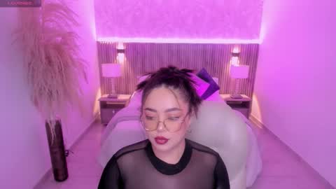 Snapshot of emmy_walker1 chatting on September 24, 11:20 am Emmy Walker online show from September 24, 11:20 am