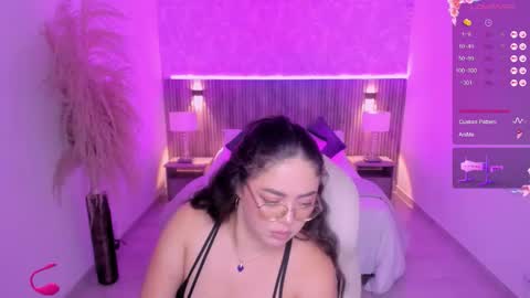 Snapshot of emmy_walker1 chatting on September 23, 11:19 am Emmy Walker online show from September 23, 11:19 am