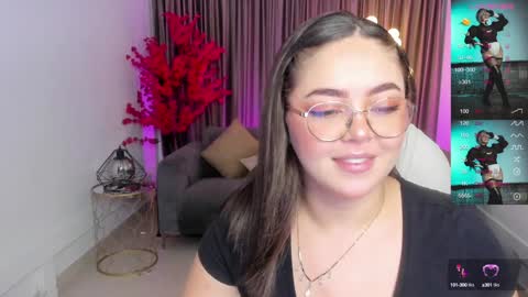 Snapshot of emmy_walker1 chatting on December 12, 11:07 am Emmy Walker online show from December 12, 11:07 am