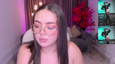 Snapshot of emmy_walker1 chatting on December 17, 11:06 am Emmy Walker online show from December 17, 11:06 am