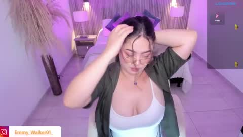 Snapshot of emmy_walker1 chatting on October 14, 11:02 am Emmy Walker online show from October 14, 11:02 am