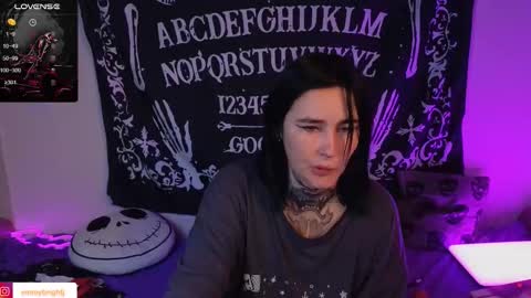 Emmy Bright     50  online show from September 26, 2:09 am