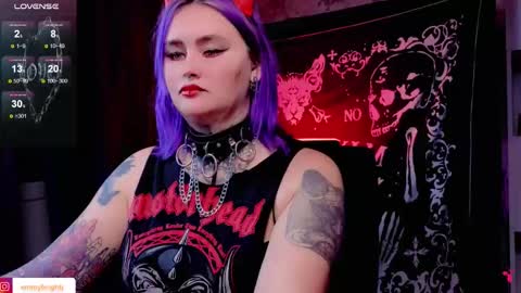 Emmy Bright     50  online show from September 18, 6:17 pm