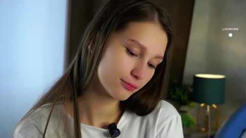 Snapshot of emmyleri chatting on October 6, 1:11 am Emmy online show from October 6, 1:11 am