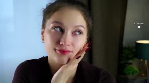 Snapshot of emmyleri chatting on October 10, 1:32 am Emmy online show from October 10, 1:32 am