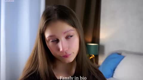 Snapshot of emmyleri chatting on October 23, 1:11 am Emmy online show from October 23, 1:11 am