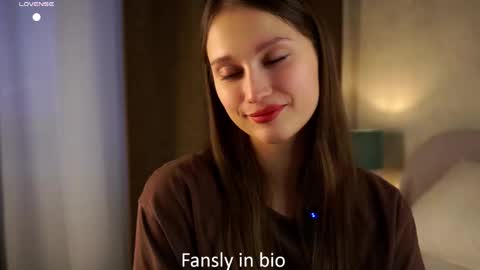 Snapshot of emmyleri chatting on October 31, 1:07 am Emmy online show from October 31, 1:07 am