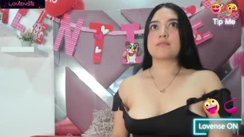 emmymiller1 online show from February 25, 8:21 pm