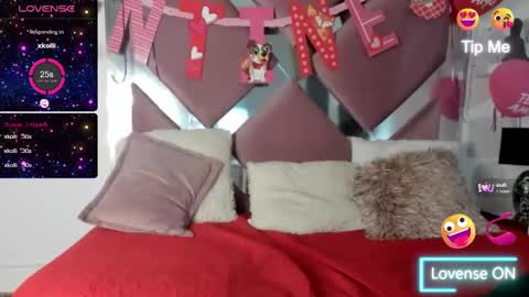 emmymiller1 online show from March 6, 8:37 pm