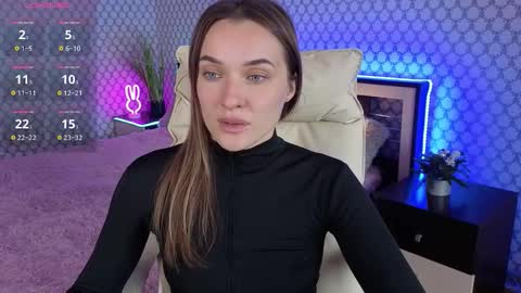 Emma online show from October 4, 10:10 am