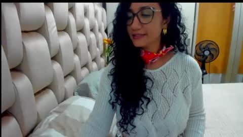 Snapshot of emperatriztapia chatting on December 9, 11:24 pm emperatriztapia online show from December 9, 11:24 pm