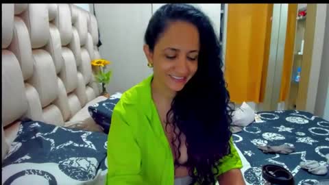 Snapshot of emperatriztapia chatting on February 27, 12:32 am emperatriztapia online show from February 27, 12:32 am