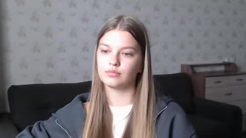 EmySway online show from October 10, 8:52 am