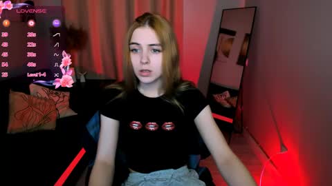 enchanted_bella online show from April 14, 1:55 pm