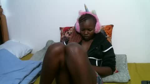 Vee online show from April 8, 4:58 am