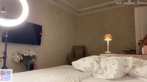 Mia online show from October 13, 1:30 am