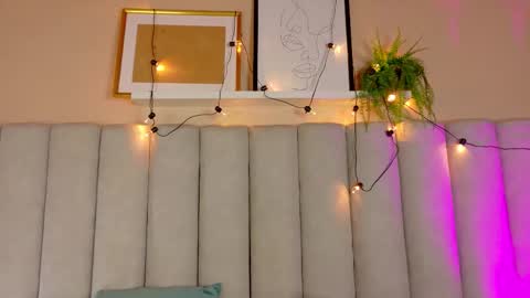 Snapshot of engelstone_ chatting on October 20, 7:39 pm  E N G E L  online show from October 20, 7:39 pm