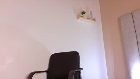 Snapshot of engelstone_ chatting on October 1, 7:41 pm  E N G E L  online show from October 1, 7:41 pm