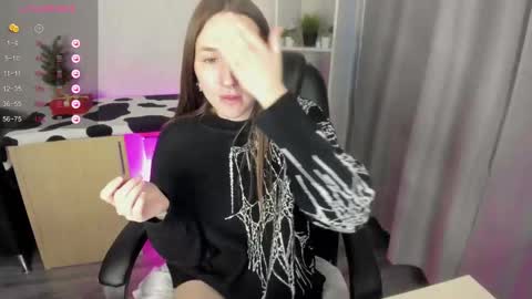 Snapshot of enn_allenn chatting on December 26, 10:05 am enn_allenn online show from December 26, 10:05 am