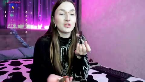 Snapshot of enn_allenn chatting on December 25, 1:31 am enn_allenn online show from December 25, 1:31 am