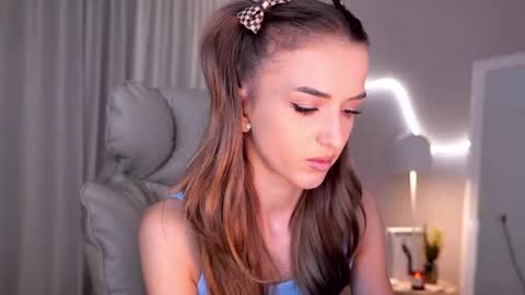 entya online show from October 21, 5:22 am