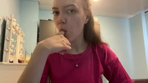 Lily online show from April 5, 4:11 am