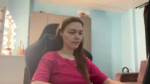 Lily online show from March 18, 2:05 am