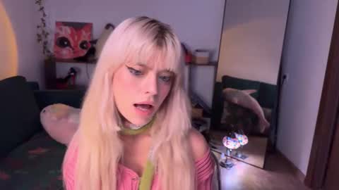 Alissa online show from October 8, 1:37 pm