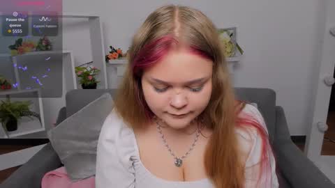 erica_love_ online show from October 8, 6:18 am
