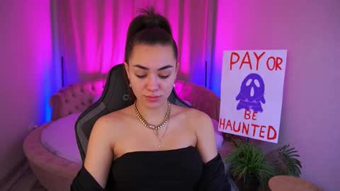 Erica online show from November 2, 7:01 am