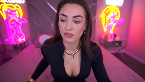 Erica online show from November 22, 2:20 pm