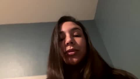 ErickaVee online show from December 8, 8:30 am