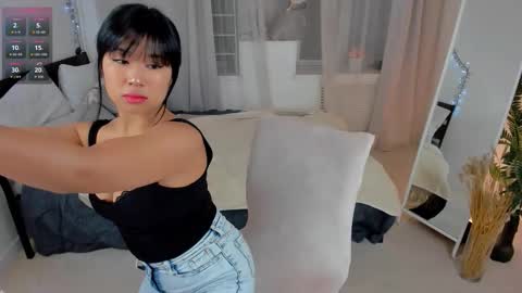 erika_kim online show from October 17, 7:00 am