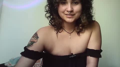 Snapshot of erika_stars2 chatting on February 27, 6:42 pm Erika online show from February 27, 6:42 pm