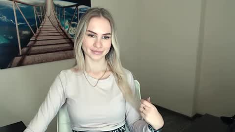 Erika online show from December 16, 1:32 pm