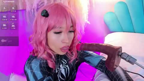 Snapshot of eriklein chatting on October 29, 9:50 pm Eri online show from October 29, 9:50 pm