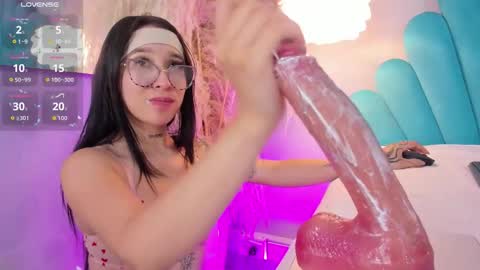 Eri  online show from November 18, 9:38 pm