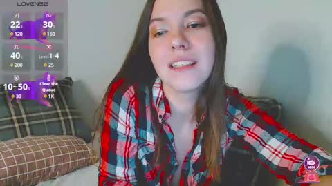 Snapshot of erin_love_ chatting on December 5, 11:18 pm Erin online show from December 5, 11:18 pm