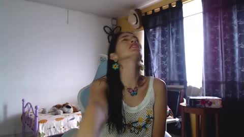 erina_1 online show from December 19, 6:23 pm