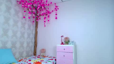 eline online show from September 15, 2:58 pm