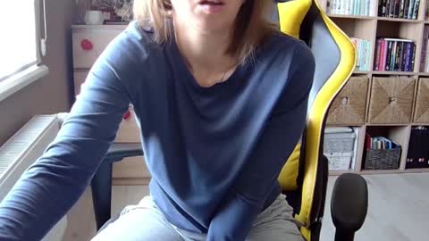 Snapshot of erotic_vibe chatting on February 16, 10:10 am Melissa online show from February 16, 10:10 am