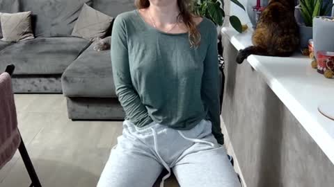 Snapshot of erotic_vibe chatting on December 13, 2:05 pm Melissa online show from December 13, 2:05 pm
