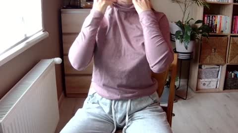 Snapshot of erotic_vibe chatting on December 7, 8:44 am Melissa online show from December 7, 8:44 am